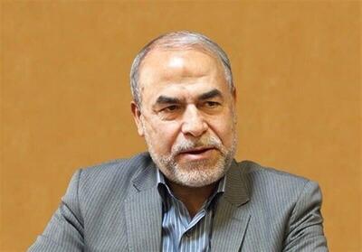 چند جمله‌ای با آن ۱۸۰ اقتصاددان