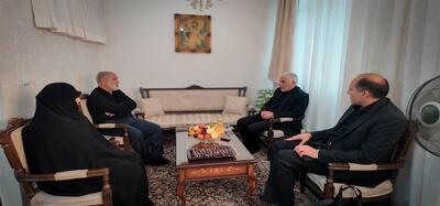 حضور رئیس سازمان زندان‌ها در منزل خانواده شهدای بازداشتگاه اوین