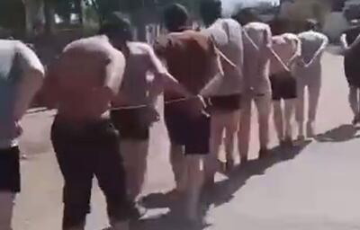 چندین نیروی امنیتی دولت سوریه به اسارت نیرو‌های محلی دروزی درآمده‌اند