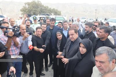 بازدید وزیر راه و شهرسازی از قطعه رانشی «ماربره» در مسیر ایلام به مهران