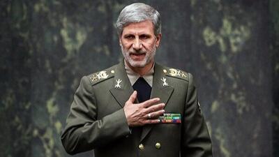 فرمانده کل ارتش: دشمن نقشه‌های شومی برای کشور داشت