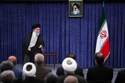رهبر انقلاب: ملت با جهت‌گیری‌های گوناگون سیاسی و وزن متفاوت مذهبی پای ایران عزیز ایستاد/ ایران نه تنها از آمریکا نمی‌ترسد بلکه آن را می‌ترساند + فیلم