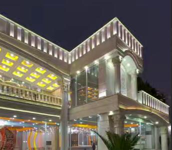 عمارت ۸۰۰ میلیاردی!