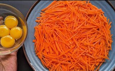طرز تهیه شام سریع و خوشمزه فقط با هویج رنده شده و تخم مرغ