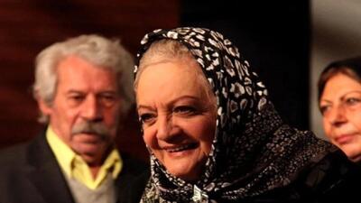 تصویر روز | لیلا فروهر در آغوش شهلا ریاحی در فیلم چهار خواهر | گلی شی