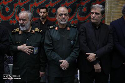 حضور مداح مشهور و سردار قاآنی در یک مراسم