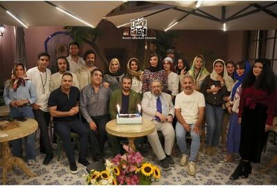 عکس/ جشن تولد ۴۵ سالگی پولاد کیمیایی در کنار پدرش | اقتصاد24