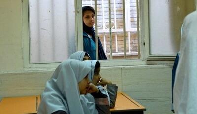 صندلی‌های خالی، چشم‌انتظار دانش‌آموز؛ بازماندگان از تحصیل در ایران قربانی چه عواملی می‌شوند؟ /روایتی از آمار جاماندگان از تحصیل | اقتصاد24
