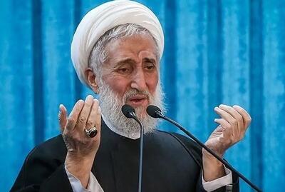 لرزش دست صدیقی در نماز جمعه خبر ساز شد+ فیلم