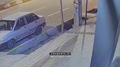 ویدئویی از برخورد شدید یک موتورسیکلت با عابر پیاده