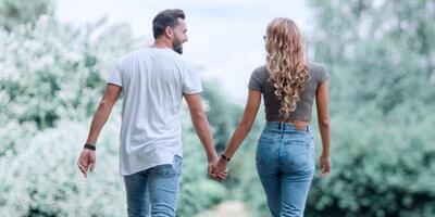 دلایل درونی برای جست‌ و جوی رابطه عاشقانه | موفقیت در سایه رابطه عاشقانه / انگیزه‌های درونی افراد برای شروع یک رابطه عاشقانه به عنوان قوی ترین عامل موفقیت در زندگی