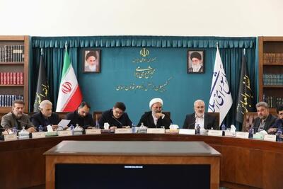 بررسی تامین آب شرب مشهد با حضور وزیر نیرو و فرماندار مشهد