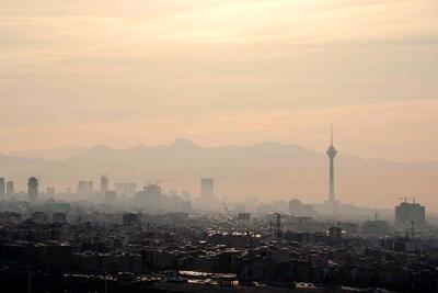 تهران یک‌قدم تا هوای ناسالم؛ نفس‌های شهر به شماره افتاد