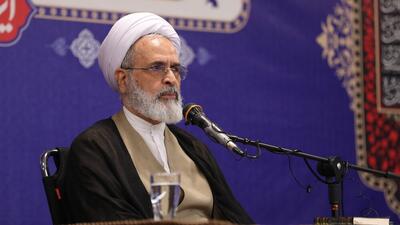آیت‌الله اعرافی: پیچ تاریخی کنونی نیازمند هوشیاری و پایداری حداکثری است/استکبار جهانی با همه ابزارهای پیشرفته به میدان آمده بود