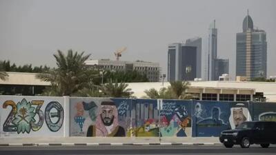 درهای بازار ملک عربستان به روی خارجی‌ها باز شد/  اقامت غیرمسلمان در مکه و مدینه همچنان ممنوع است