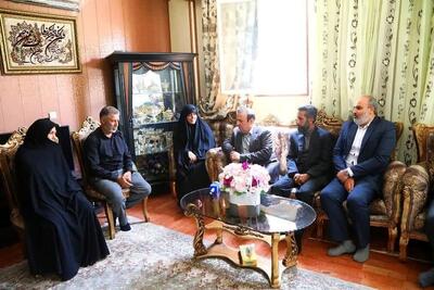 استاندار قزوین با خانواده شهید امیرحسین باجلان دیدار و گفتگو کرد