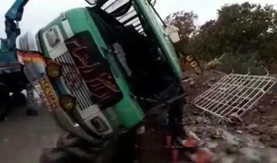 حادثه در جاده ساری – دودانگه؛ ۸ نفر در انحراف مینی‌بوس مصدوم شدند