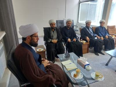 مسجد قرارگاه اصلی فعالیت‌های فرهنگی و تبلیغی است