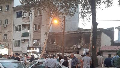انفجار یک مغازه طلا فروشی در شهر رشت/ حضور نماینده دادستان در محل حادثه/ دادستان رشت: بررسی‌های اولیه نشان می‌دهد علت حادثه انفجار گاز بوده است