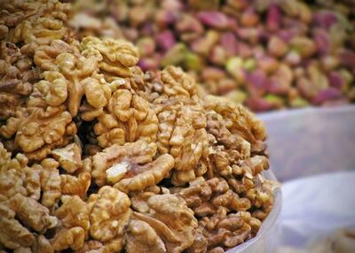بررسی فواید و مضرات مصرف گردو در شب برای سلامت بدن - سبک ایده آل