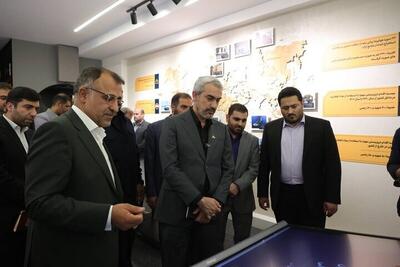 بازدید وزیر اقتصاد از نمایشگاه بین‌المللی مبارزه با پولشویی