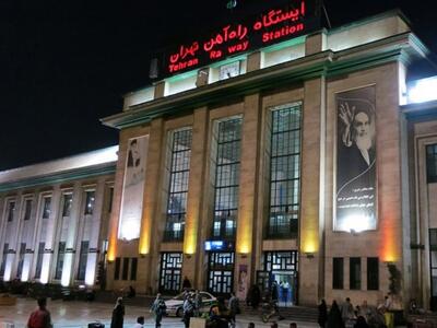 ‌ ایستگاه راه‌آهن تهران را در سال ۱۳۳۷ (عکس)