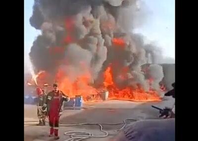 آتش‌سوزی گسترده در یک کارگاه نفتی اصفهان