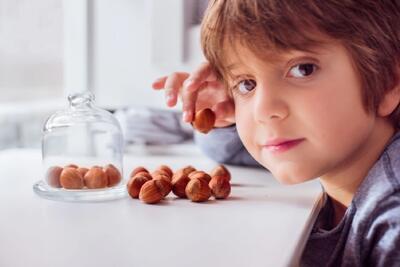 7 خاصیت فندق برای کودکان یک میان وعده مغذی و سالم