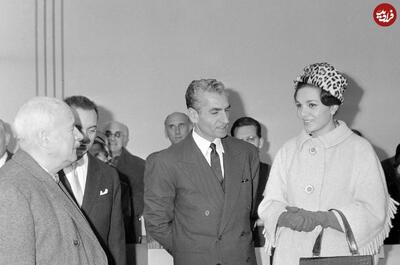 عکس/ قدم زدن محمدرضا پهلوی و همسر سوم اش ۶۴ سال پیش در پاریس | اقتصاد24