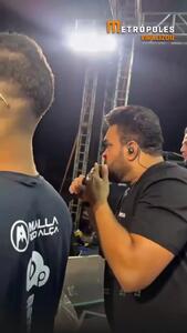 ببینید؛ پرتاب قوطی نوشیدنی، صورت خواننده را در کنسرت خونین کرد