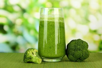 آب کلم بروکلی؛ نوشیدنی معجزه‌گر برای ورزشکاران و سپری علیه سرطان؟