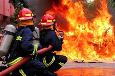 آتش‌سوزی در کارگاه فرآورده‌های نفتی منطقه «زیار» اصفهان تلفات نداشت