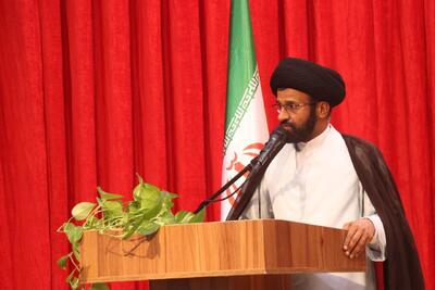 امام جمعه در بصیرت افزایی و وحدت عمومی جامعه نقش کلیدی دارد
