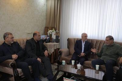 دیدار رئیس بنیاد شهید با خانواده شهید محققی؛ اهمیت جهاد فرهنگی
