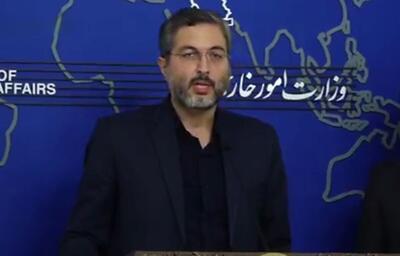 حضور تنها بازمانده جنایت صهیونیست‌ها در آستانه اشرفیه در نشست خبری سخنگو