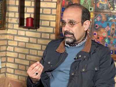 هنگام گذر از رودخانه اسب را عوض نمی‌کنند