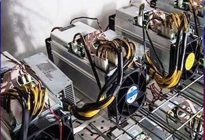 کشف ماینرهای غیرمجاز از یک دامداری و کارخانه پلاستیک در اشکذر یزد