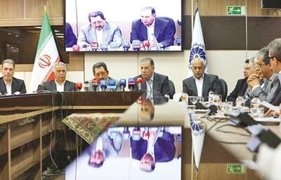 صمت زیر تیغ نقد