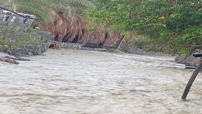 بارش بارش سیل آسا در روستای پاهتک بشاگرد به وقت تابستان + فیلم
