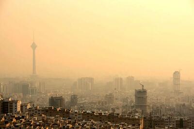 تهران روی موج بحران