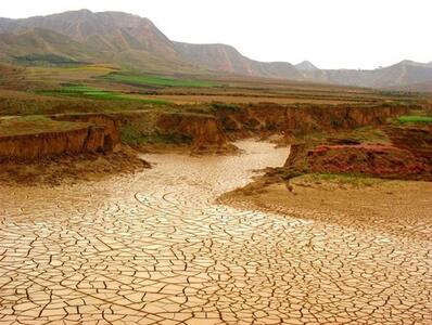 بیابان‌زایی تنها ناشی از خشکسالی نیست/ استفاده از فن آوری های نوین و همکاری های بین المللی برای کنترل بیابان‌زایی