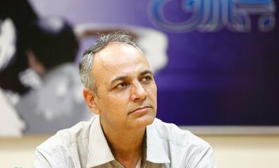 زیدآبادی: پوست دولت کنده است!