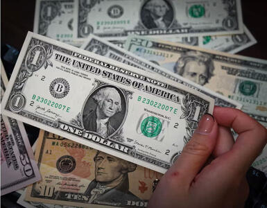 قیمت دلار در بازار آزاد امروز چهارشنبه ۱ مرداد ۱۴۰۴ +جدول