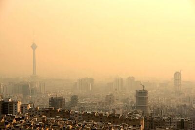 تهران روی موج بحران