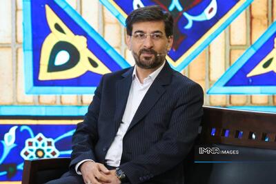 نصب و بهسازی یکهزار تابلوی انتظامی در منطقه ۱۰ اصفهان برای آغاز سال تحصیلی